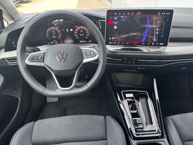 VW Golf 1.5 TSI PHEV Style