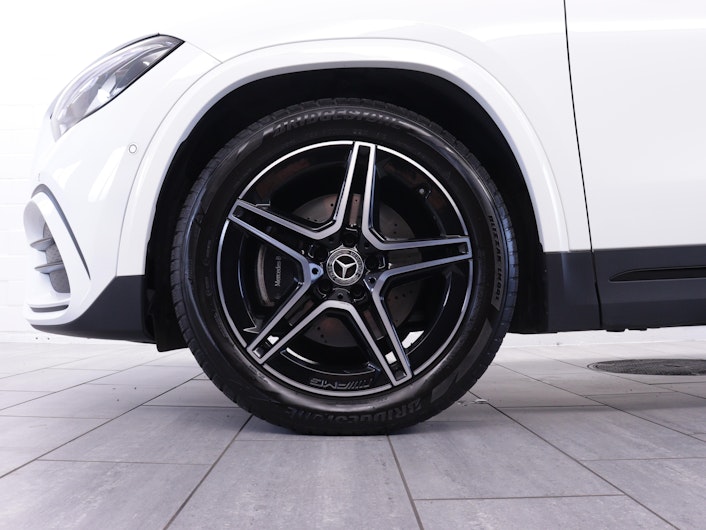 Vehicle image MERCEDES-BENZ GLA 220