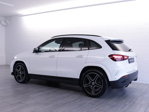 MERCEDES-BENZ GLA 220 d Swiss Star AMG Line 4matic 2