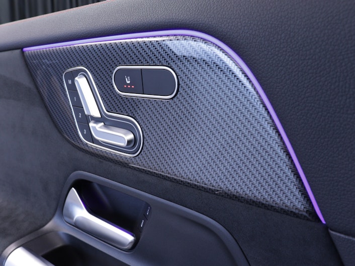 Vehicle image MERCEDES-BENZ GLA 220