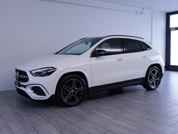 Vehicle image MERCEDES-BENZ GLA 220