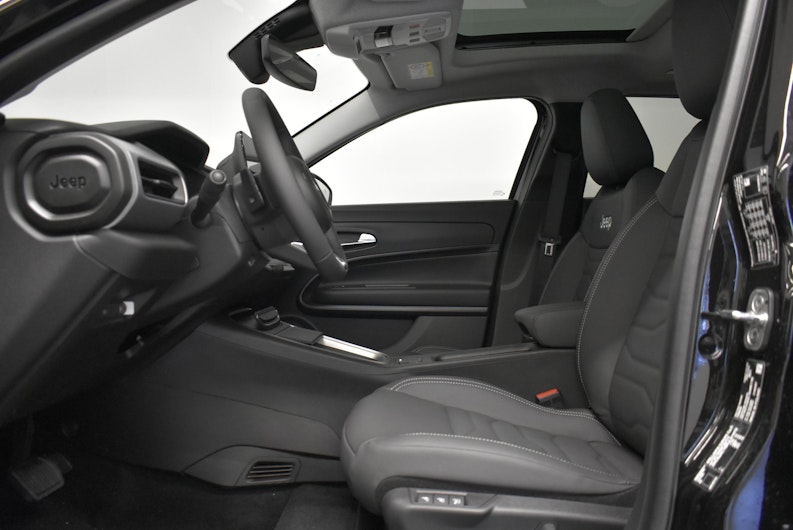 Vehicle image JEEP AVENGER