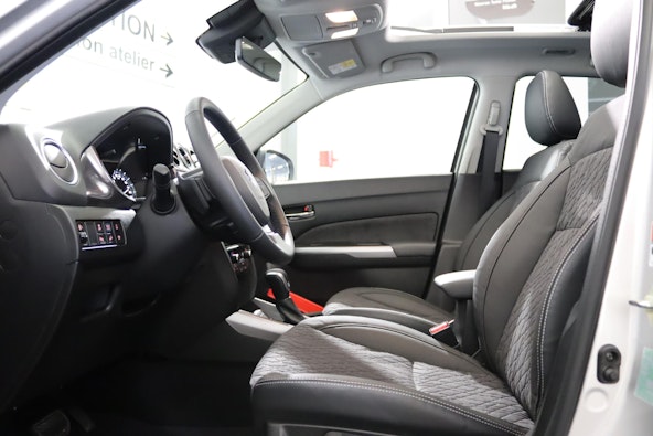 Vehicle image 6