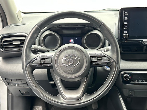 Vehicle image 7