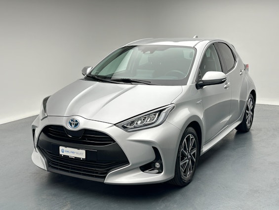 First vehicle image