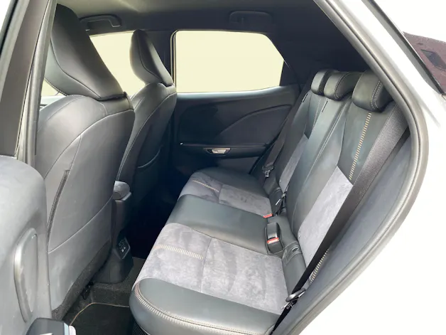 Lexus LBX 1.5 Hybrid Cool AWD