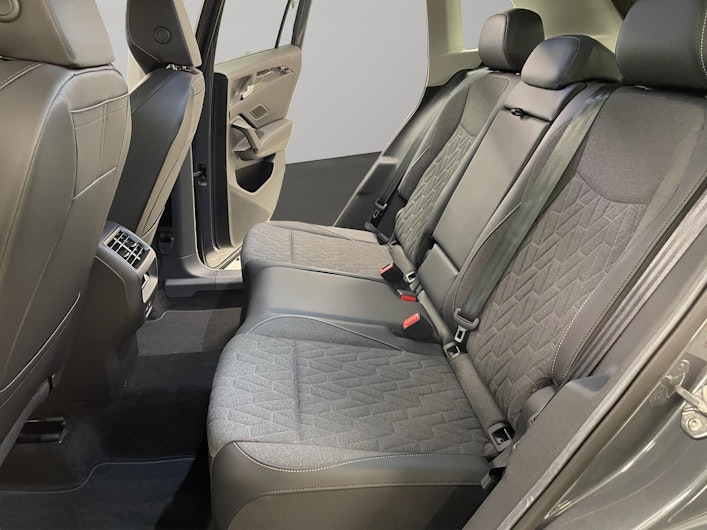 Vehicle image VW TIGUAN