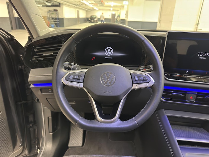Vehicle image VW TIGUAN