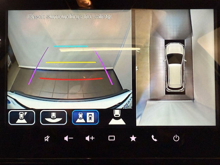 Vehicle image SUZUKI S-CROSS