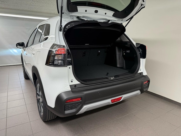 Vehicle image SUZUKI S-CROSS