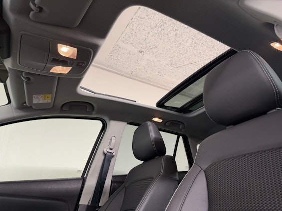 Vehicle image 5 Vehicle image 5