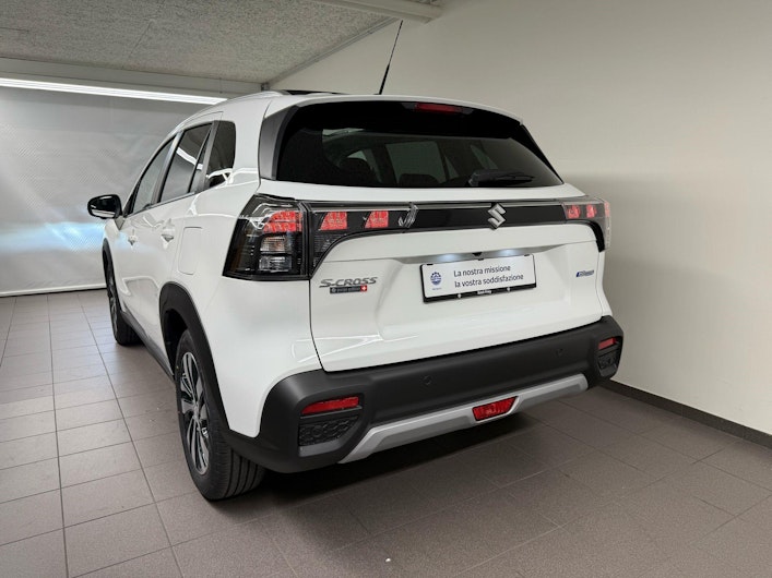 Vehicle image SUZUKI S-CROSS