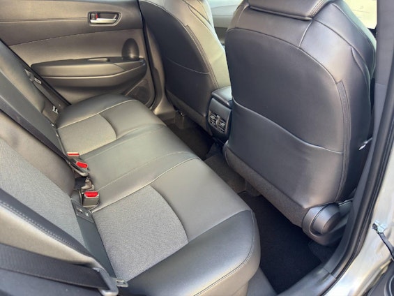 Vehicle image 8 Vehicle image 8