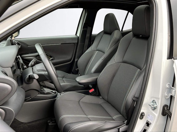 Vehicle image 14