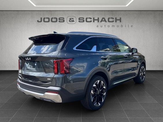 Vehicle image 4 Vehicle image 4