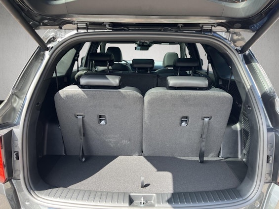 Vehicle image 16 Vehicle image 16