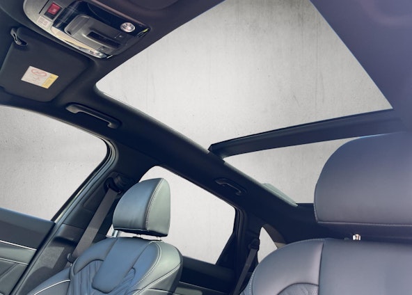 Vehicle image 17 Vehicle image 17