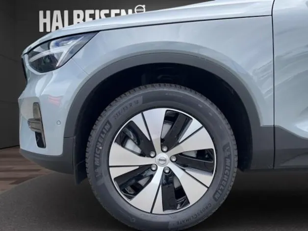 Volvo XC40 2.0 B3 MH Plus Dark