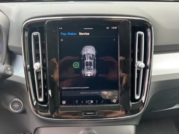 Volvo XC40 2.0 B3 MH Plus Dark