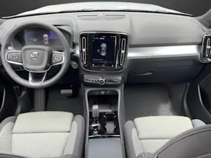 Volvo XC40 2.0 B3 MH Plus Dark