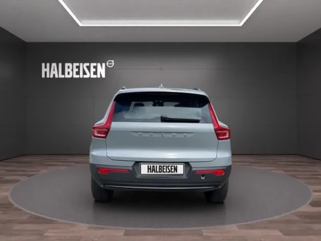 Volvo XC40 2.0 B3 MH Plus Dark