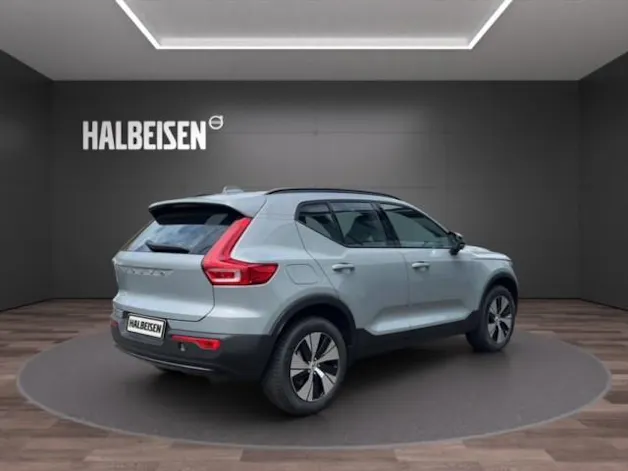 Volvo XC40 2.0 B3 MH Plus Dark