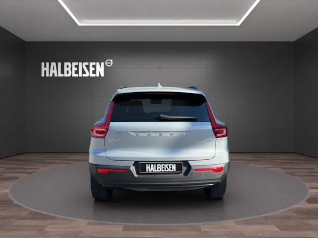 Volvo XC40 2.0 B4 MH Plus Dark