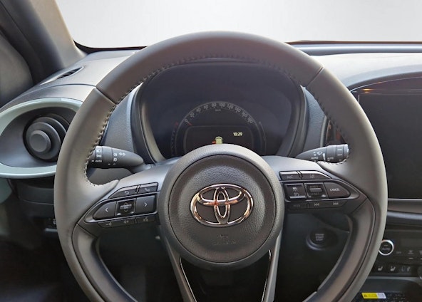 Vehicle image 4 Vehicle image 4