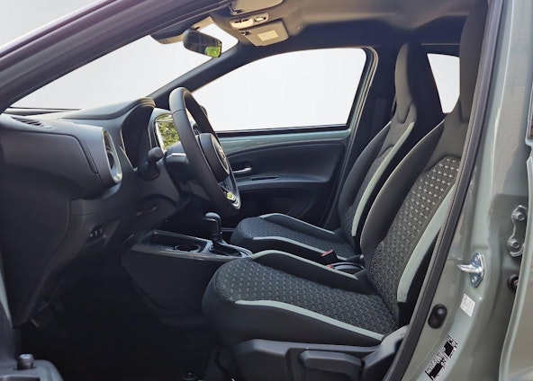 Vehicle image 2 Vehicle image 2