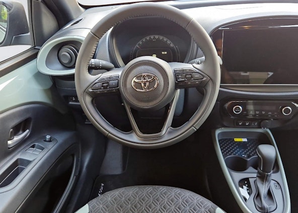 Vehicle image 6 Vehicle image 6