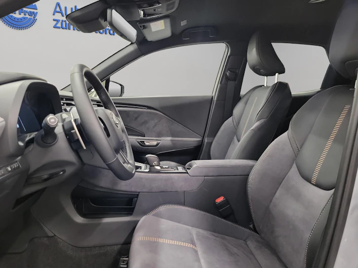 Fahrzeugbild LEXUS LBX