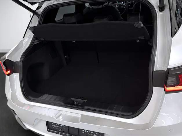 Lexus LBX 1.5 Hybrid Cool AWD