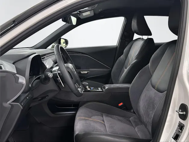 Lexus LBX 1.5 Hybrid Cool AWD