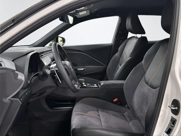 Fahrzeugbild LEXUS LBX