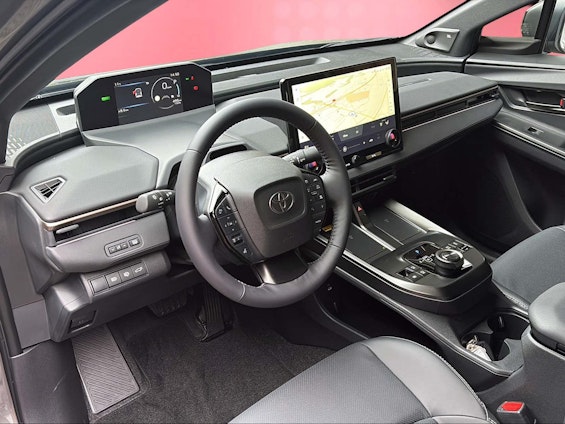 Vehicle image 4 Vehicle image 4