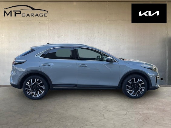 Vehicle image 3 Vehicle image 3