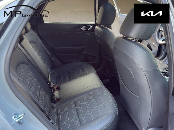 Vehicle image 13 Vehicle image 13