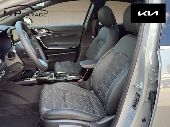 Vehicle image 12 Vehicle image 12