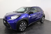 First vehicle image