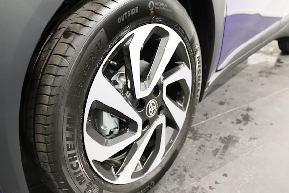 Vehicle image 11