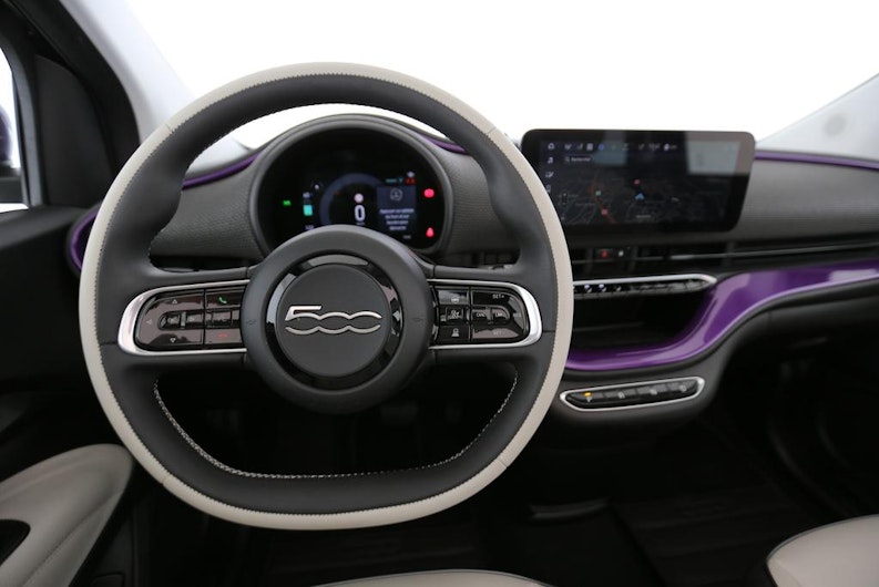 Vehicle image FIAT 500