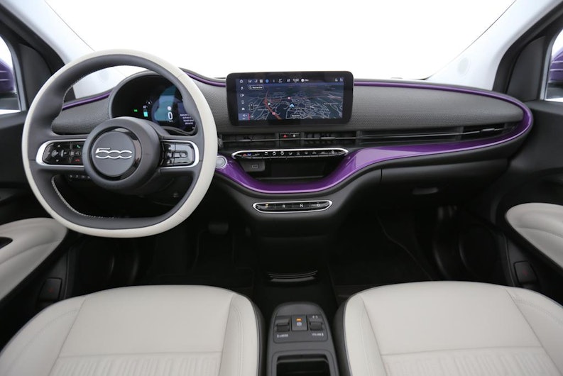 Vehicle image FIAT 500