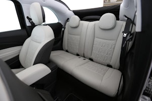 Vehicle image FIAT 500 Cabrio La Prima