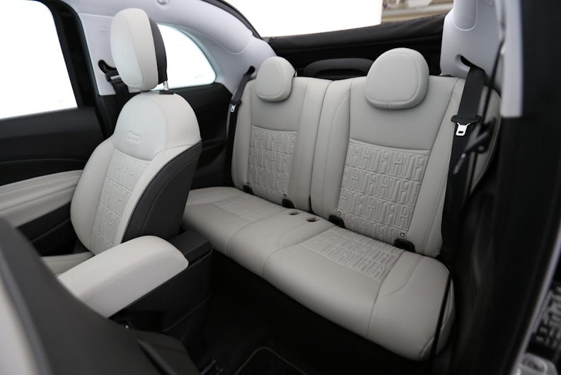 Vehicle image FIAT 500