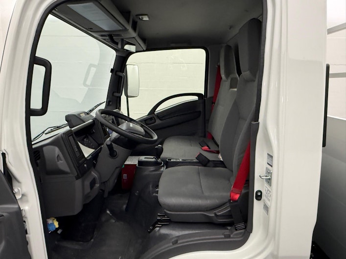 Vehicle image ISUZU M21