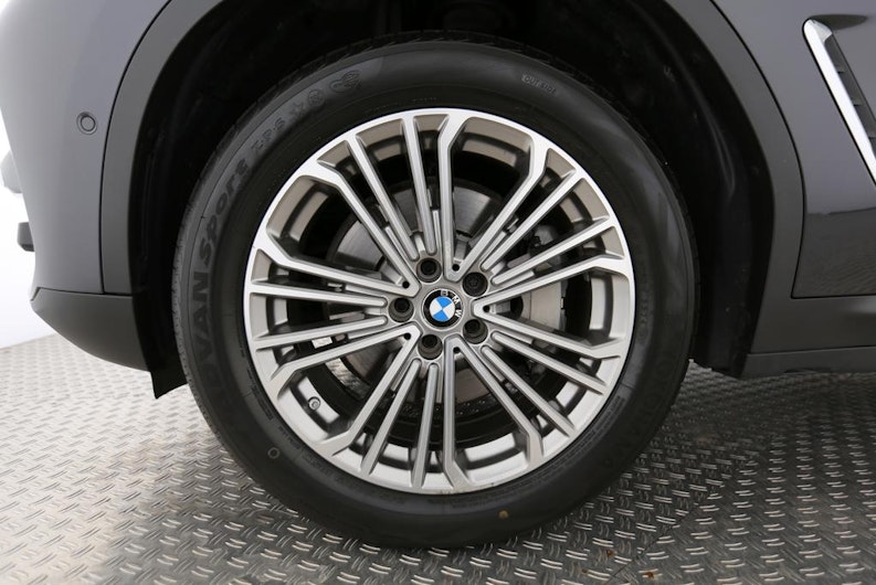 Vehicle image BMW X3