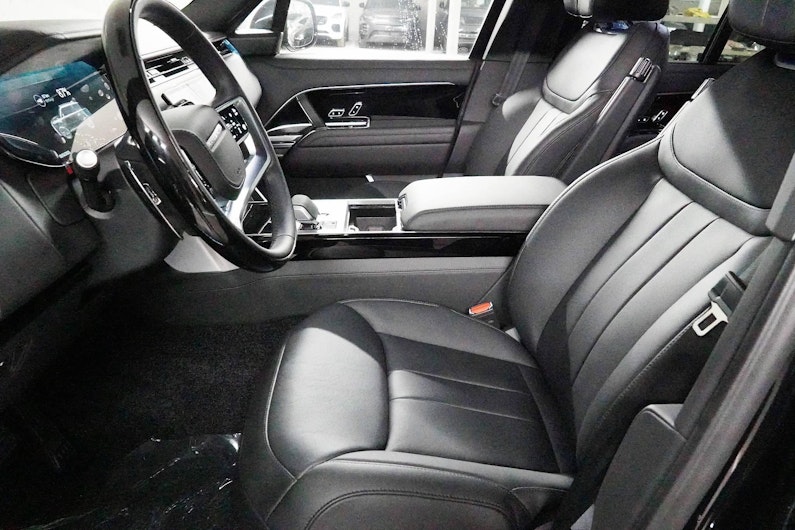 Vehicle image LAND ROVER RANGE ROVER