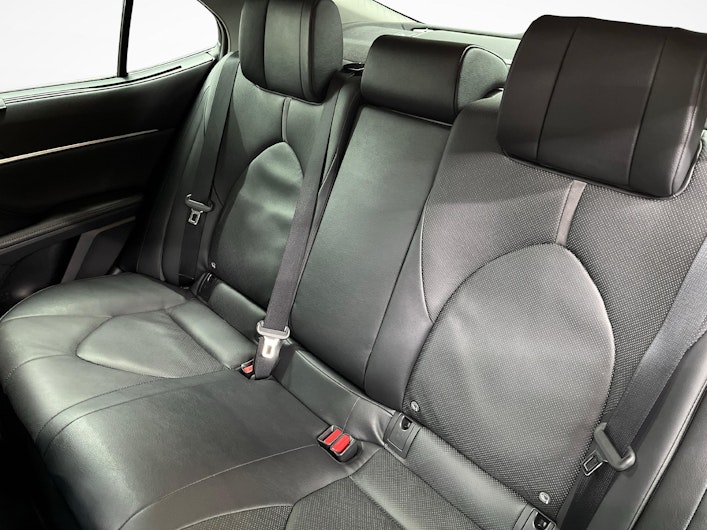 Vehicle image TOYOTA CAMRY