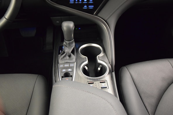 Vehicle image 14