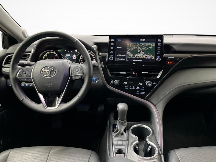 Vehicle image TOYOTA CAMRY